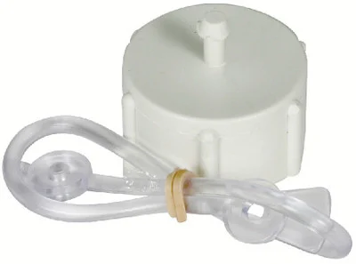 Camco - 3/4in Male Plug With Lanyard - 22103